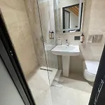 Pinehill Hotel, Restaurant , Pool & - 5* Razëm