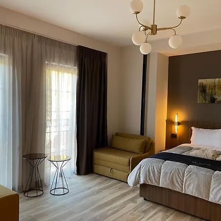 Otel Pinehill Hotel, Restaurant , Pool & - Razëm