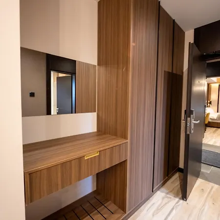 Pinehill Hotel, Restaurant , Pool & - Otel