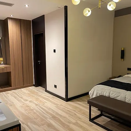 Pinehill Hotel, Restaurant , Pool & -