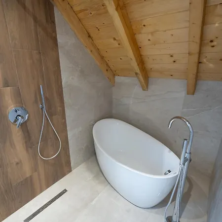 Otel Pinehill Hotel, Restaurant , Pool & - Razëm