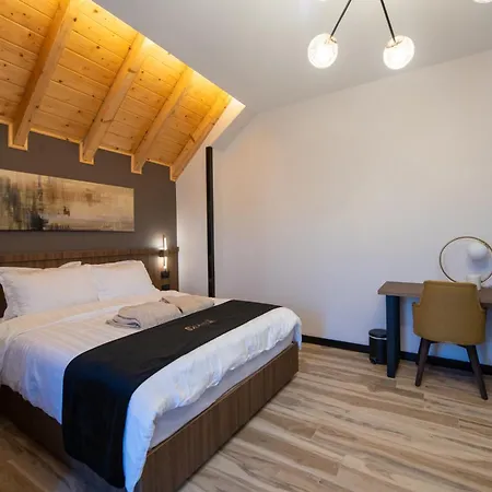 Pinehill Hotel, Restaurant , Pool & -