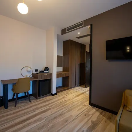 Pinehill Hotel, Restaurant , Pool & - Otel