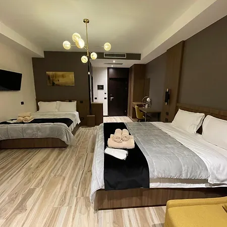 Pinehill Hotel, Restaurant , Pool & - Razëm