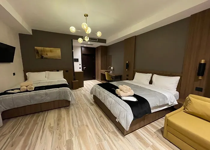 Pinehill Hotel, Restaurant , Pool & - Razëm