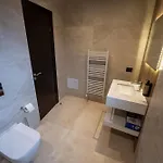 Pinehill Hotel, Restaurant , Pool & - Ξενοδοχείο Razëm