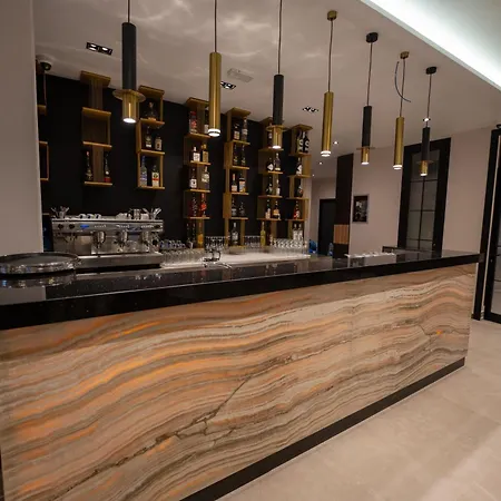 Pinehill Hotel, Restaurant , Pool & - 5* Razëm