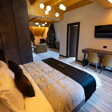 Pinehill Hotel, Restaurant , Pool & - Razëm