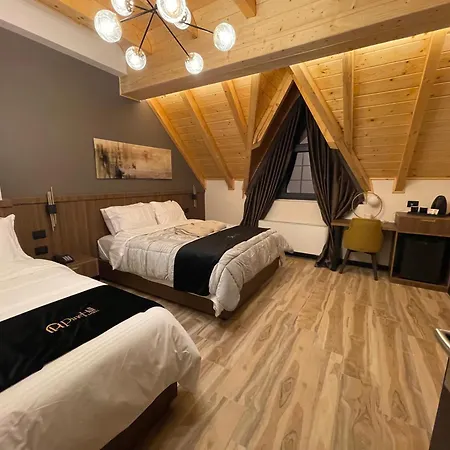 Pinehill Hotel, Restaurant , Pool & - فندق
