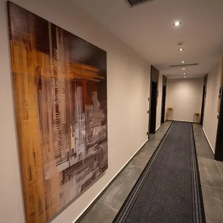 فندق Pinehill Hotel, Restaurant , Pool & - 5*
