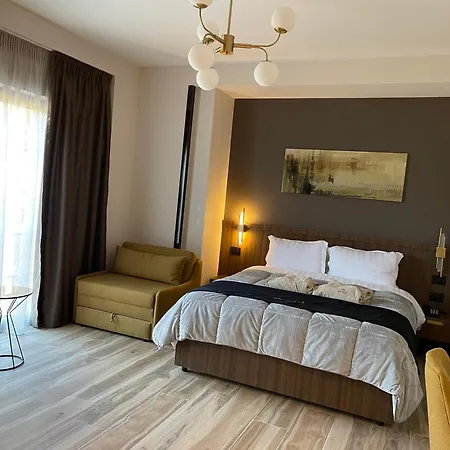 Pinehill Hotel, Restaurant , Pool & - 5* Razëm