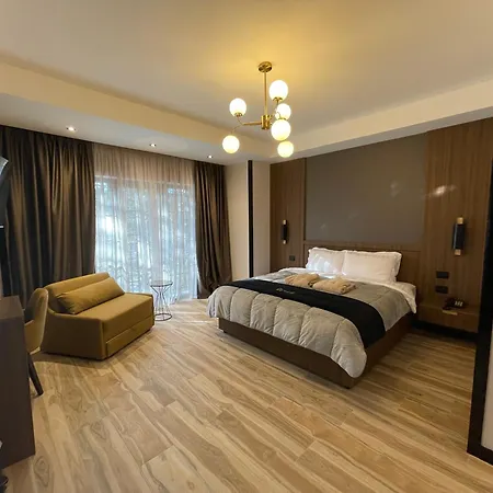 Pinehill Hotel, Restaurant , Pool & - فندق Razëm