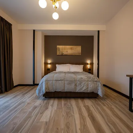 فندق Pinehill Hotel, Restaurant , Pool & -