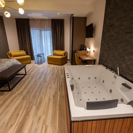 Pinehill Hotel, Restaurant , Pool & - 호텔 5*