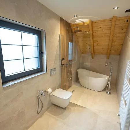 Pinehill Hotel, Restaurant , Pool & -