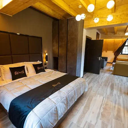 فندق Pinehill Hotel, Restaurant , Pool & - Razëm