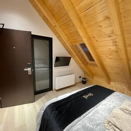 Pinehill Hotel, Restaurant , Pool & - 5* Razëm