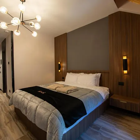 Pinehill Hotel, Restaurant , Pool & -