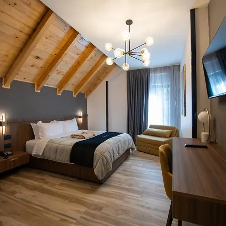 فندق Pinehill Hotel, Restaurant , Pool & -