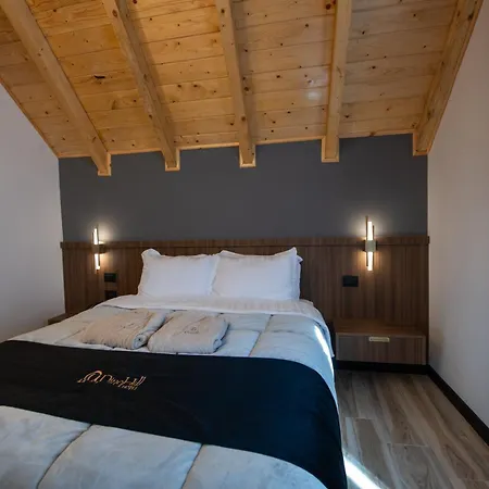 Pinehill Hotel, Restaurant , Pool & - 5* Razëm