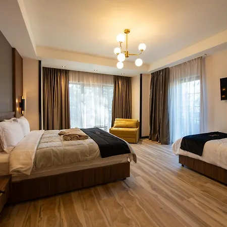 Pinehill Hotel, Restaurant , Pool & - Razem