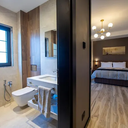 Pinehill Hotel, Restaurant , Pool & - 5* Razëm