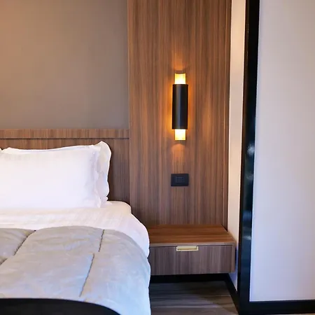 Pinehill Hotel, Restaurant , Pool & - 5* Razëm