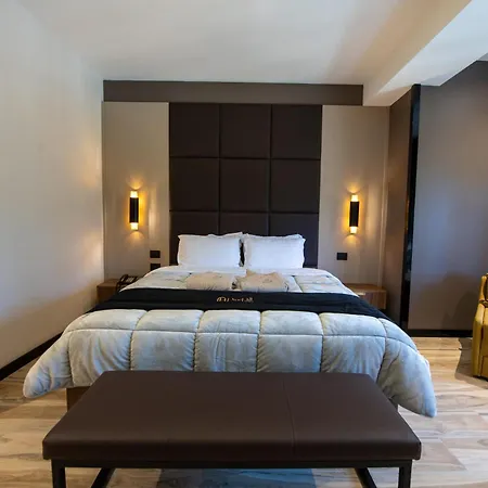 Pinehill Hotel, Restaurant , Pool & - فندق