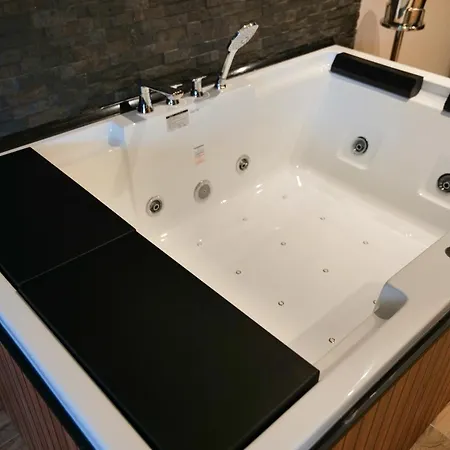 Pinehill Hotel, Restaurant , Pool & - 호텔 5*