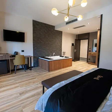 Pinehill Hotel, Restaurant , Pool & - 호텔 5*
