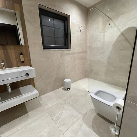 Pinehill Hotel, Restaurant , Pool & - 5* Razëm