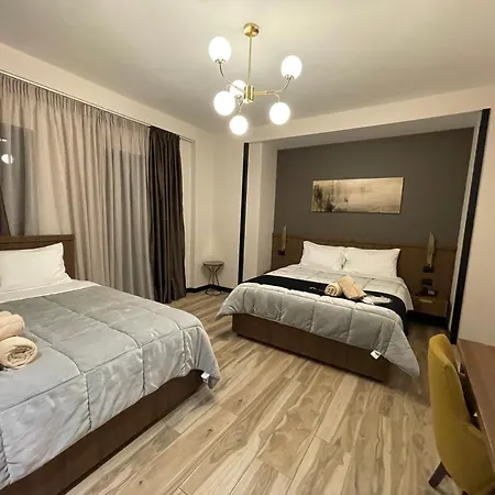 Pinehill Hotel, Restaurant , Pool & -